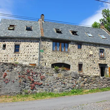 Maison De Varennes * Chambon-sur-Lac